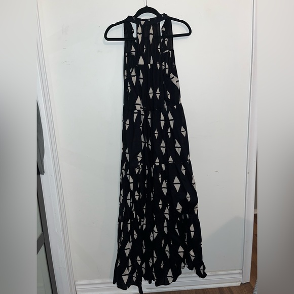 H&M Long Black and White Maxi Dress. Size 6 - Picture 4 of 5